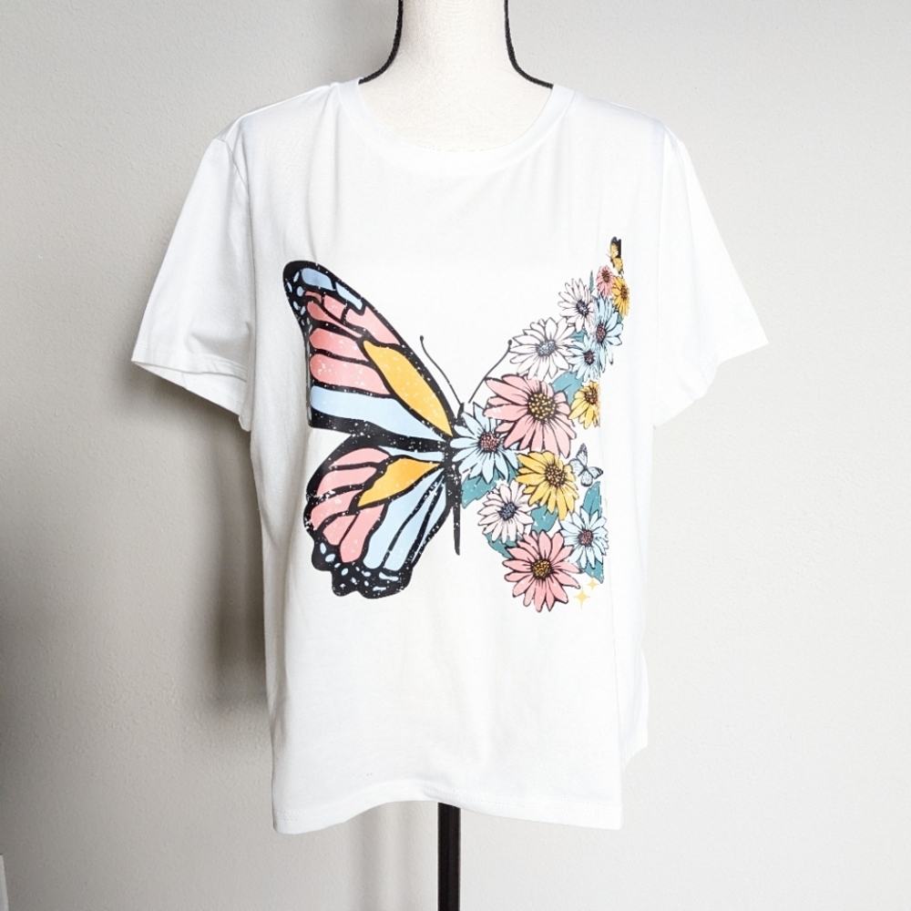 Plus white a colorful butterfly and floral print short sleeve tee size 2X